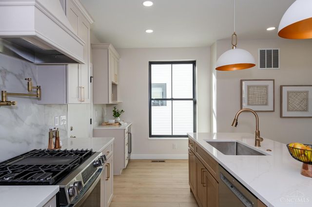 1635 Clayton Street, Cincinnati, OH 45206