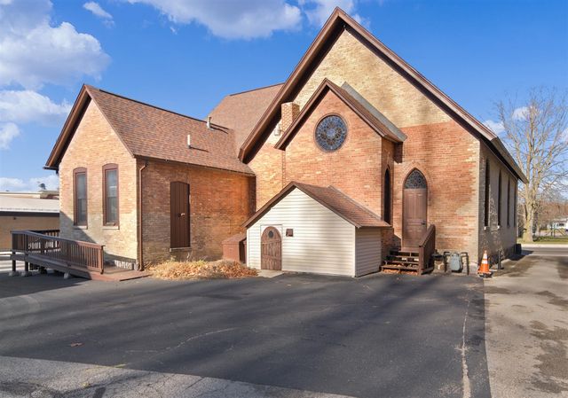 30 Quarterline Street, Newaygo, MI 49337