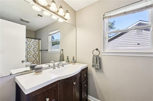 5375 Kirk Drive, Atlanta, GA 30349