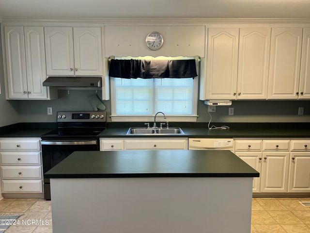 2710 Fairfax Road, Kinston, NC 28504