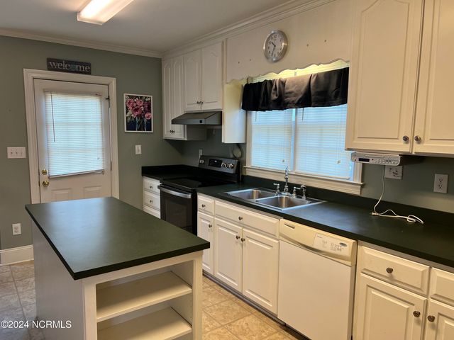 2710 Fairfax Road, Kinston, NC 28504