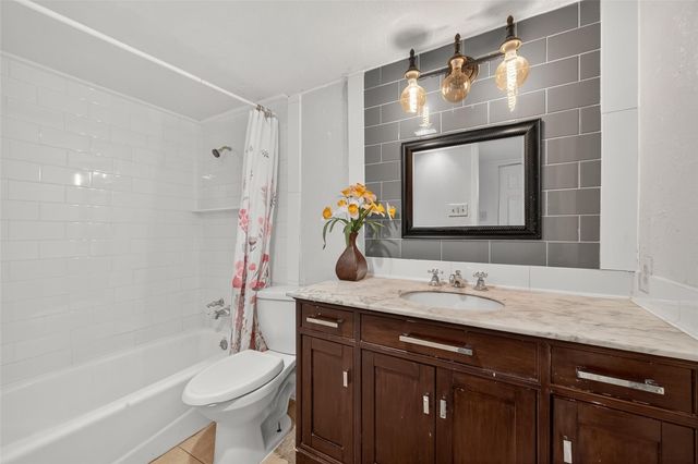 5039 Shadowridge Drive, Houston, TX 77053