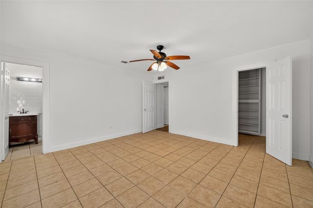 5039 Shadowridge Drive, Houston, TX 77053