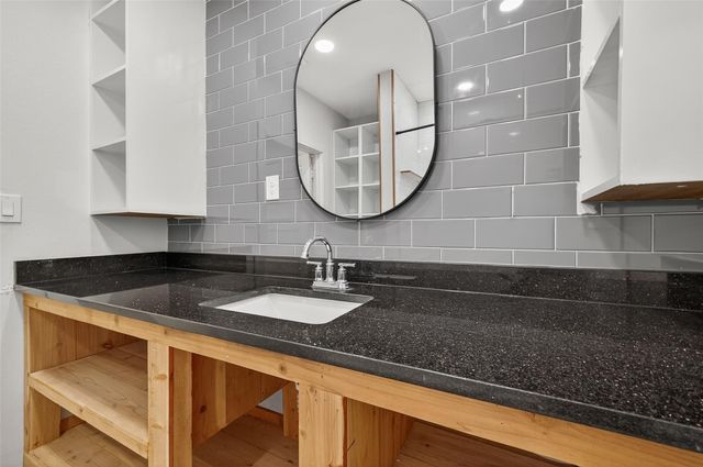 5039 Shadowridge Drive, Houston, TX 77053