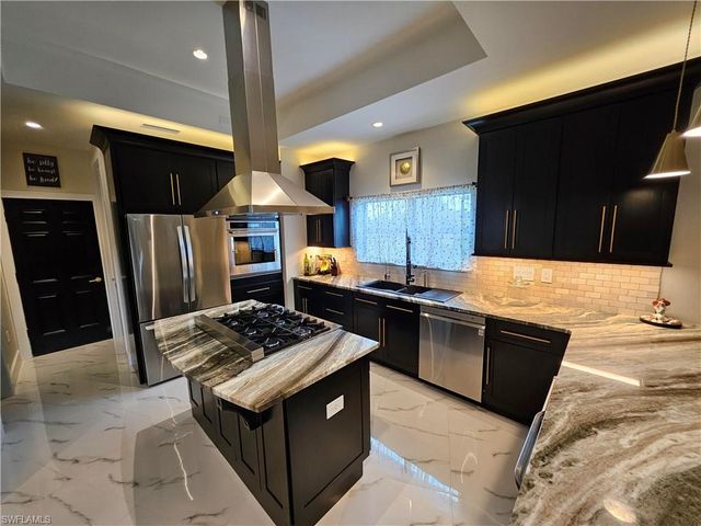 4014 Jacaranda PKWY W, Cape Coral, FL 33993