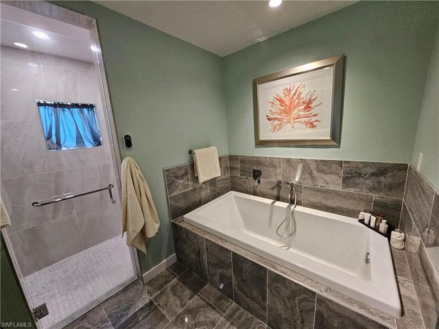 4014 Jacaranda PKWY W, Cape Coral, FL 33993