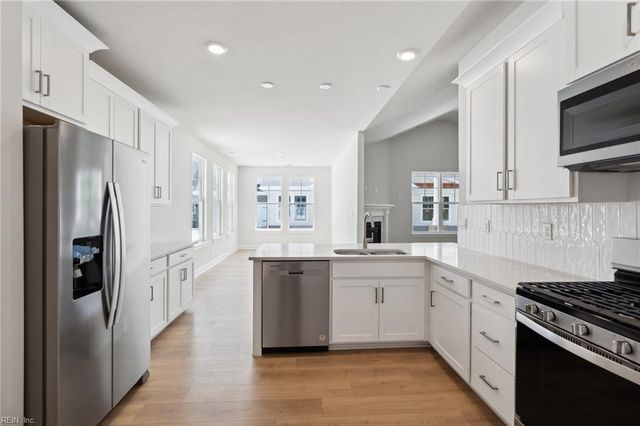 2215 Edwin DR, Chesapeake, VA 23322