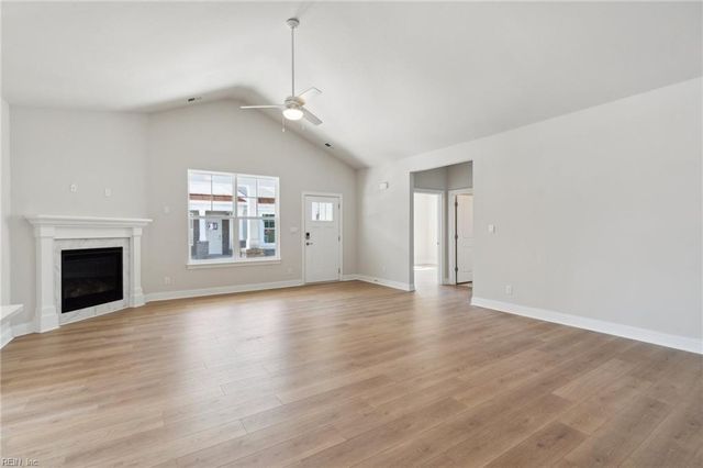 2215 Edwin DR, Chesapeake, VA 23322