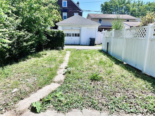 756 Dellwood Street, Bethlehem City, PA 18018