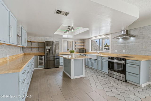 725 Puesta Del Sol Plaza, Indialantic, FL 32903