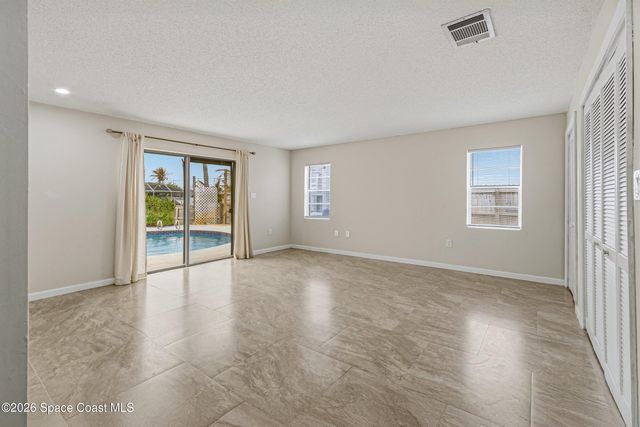 725 Puesta Del Sol Plaza, Indialantic, FL 32903