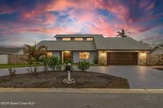 725 Puesta Del Sol Plaza, Indialantic, FL 32903