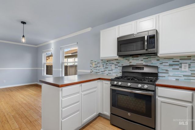 4869 W Mystic Cove Way, Garden City, ID 83714