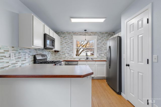 4869 W Mystic Cove Way, Garden City, ID 83714