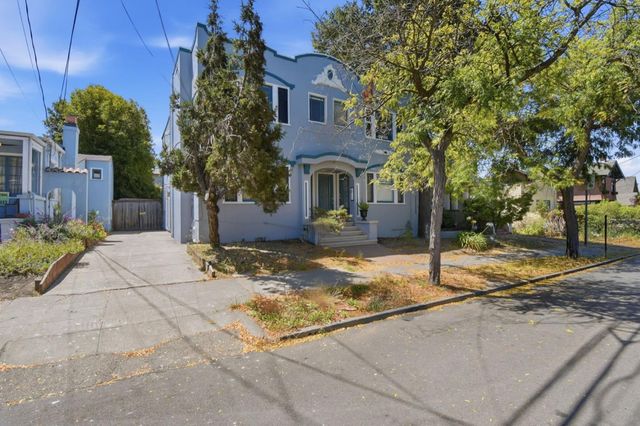 2224 Derby Street, Berkeley, CA 94705