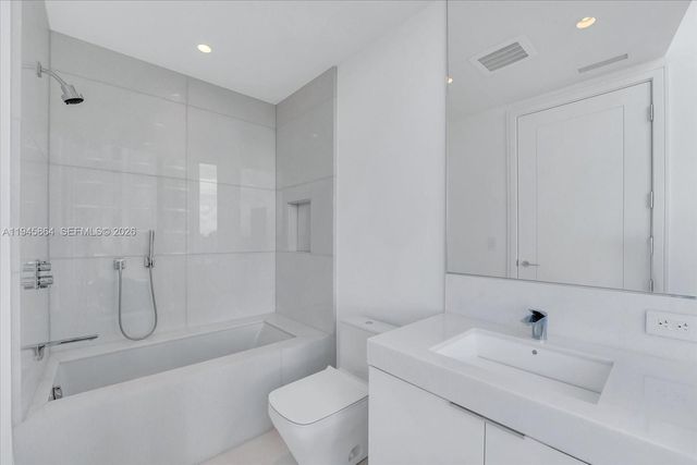 17975 Collins Ave N1801, Sunny Isles Beach, FL 33160