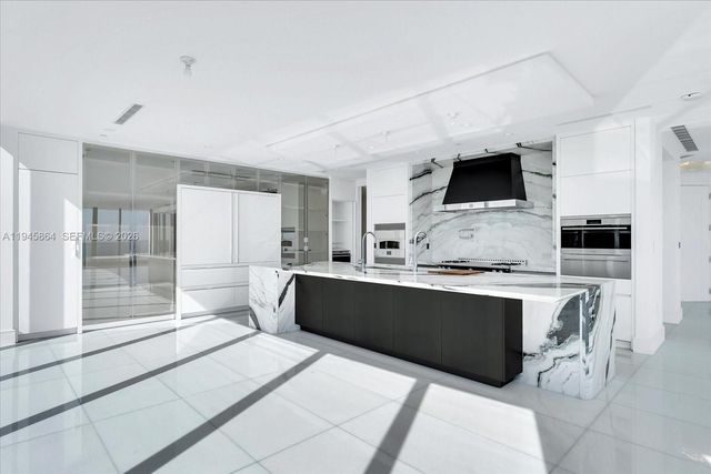 17975 Collins Ave N1801, Sunny Isles Beach, FL 33160