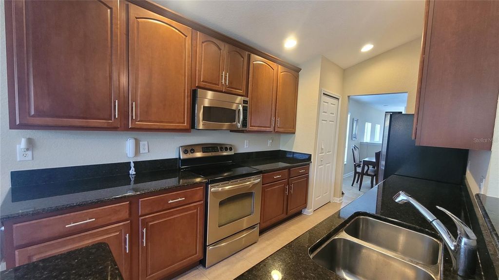 Image 5 of property listing at 328 ULRICH POINT -, Sanford, FL 32771