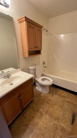 10-12 Kingston Drive, Moscow Mills, MO 63362