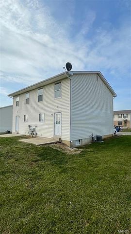 10-12 Kingston Drive, Moscow Mills, MO 63362