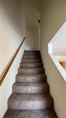 10-12 Kingston Drive, Moscow Mills, MO 63362