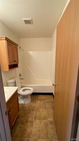 10-12 Kingston Drive, Moscow Mills, MO 63362