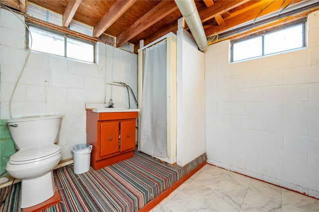 112 Rose Avenue, Des Moines, IA 50315