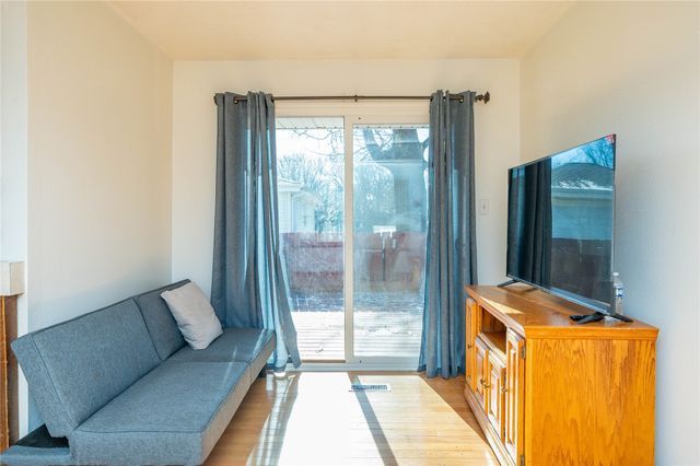 112 Rose Avenue, Des Moines, IA 50315