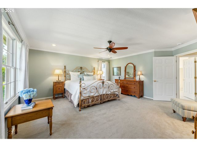 19700 Derby St, West Linn, OR 97068