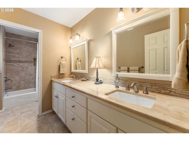 19700 Derby St, West Linn, OR 97068
