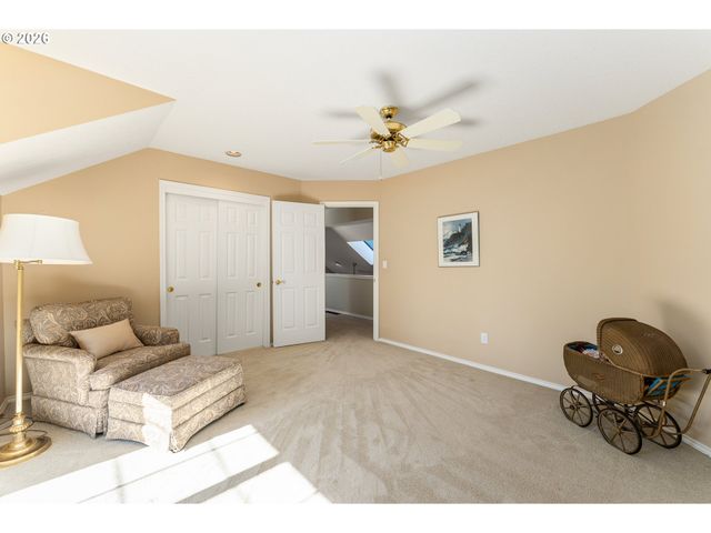 19700 Derby St, West Linn, OR 97068