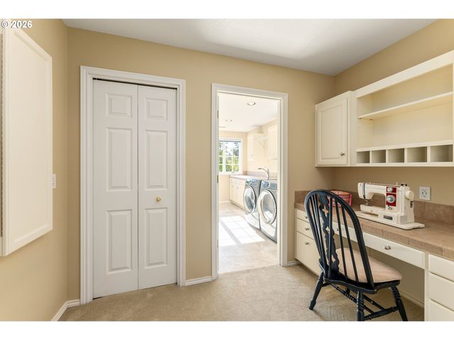 19700 Derby St, West Linn, OR 97068