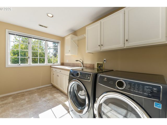 19700 Derby St, West Linn, OR 97068
