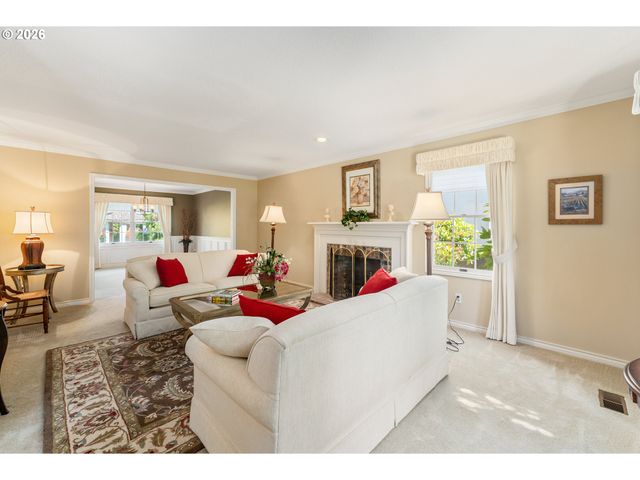 19700 Derby St, West Linn, OR 97068