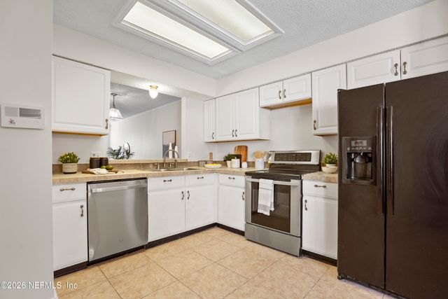 12054 COBBLEWOOD Lane N, Jacksonville, FL 32225