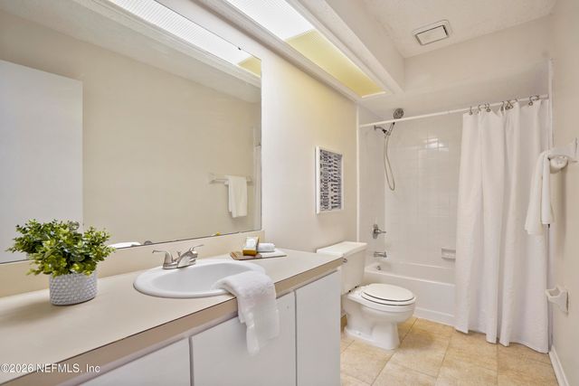 12054 COBBLEWOOD Lane N, Jacksonville, FL 32225