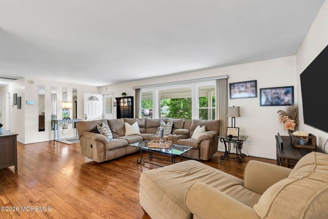 1075 Lucy Lane, Toms River, NJ 08753