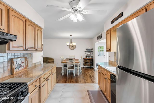 1075 Lucy Lane, Toms River, NJ 08753
