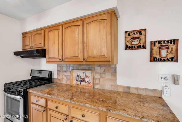 1075 Lucy Lane, Toms River, NJ 08753