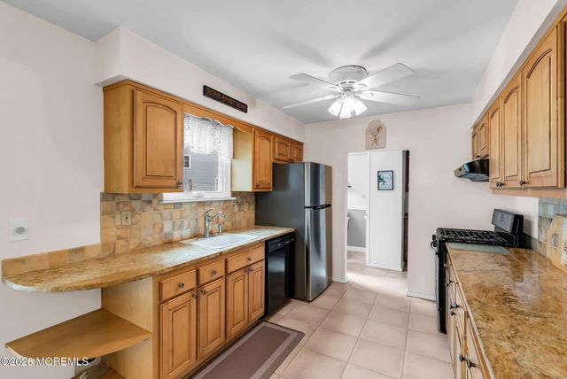 1075 Lucy Lane, Toms River, NJ 08753
