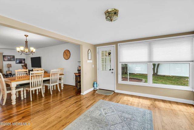 1075 Lucy Lane, Toms River, NJ 08753