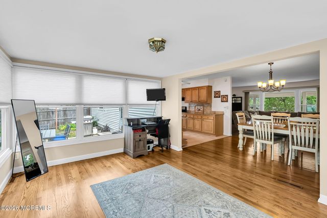 1075 Lucy Lane, Toms River, NJ 08753
