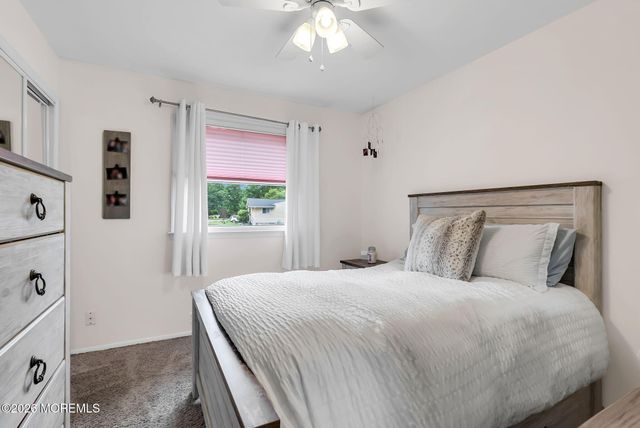 1075 Lucy Lane, Toms River, NJ 08753