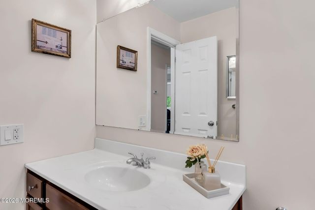 1075 Lucy Lane, Toms River, NJ 08753