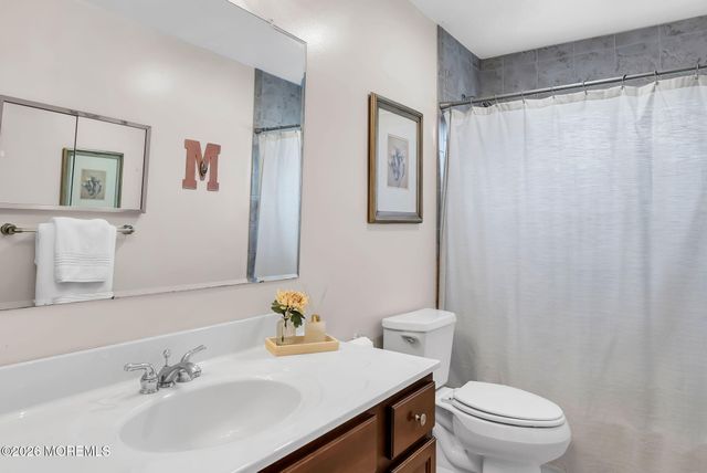 1075 Lucy Lane, Toms River, NJ 08753
