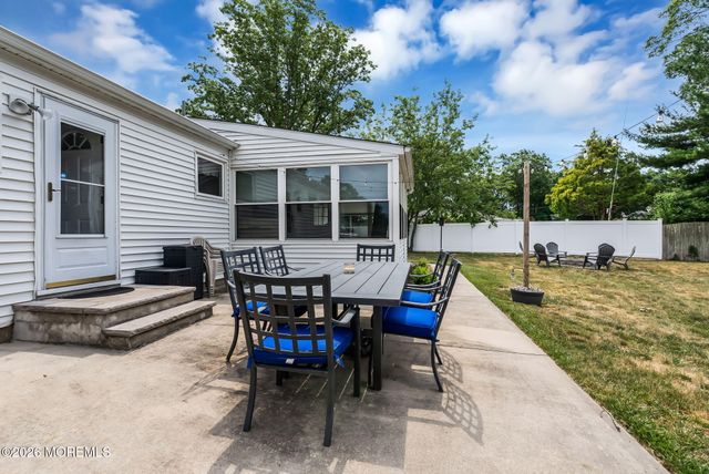 1075 Lucy Lane, Toms River, NJ 08753