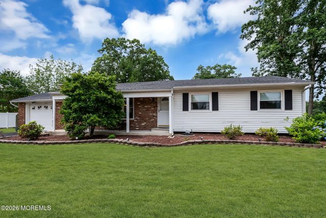 1075 Lucy Lane, Toms River, NJ 08753