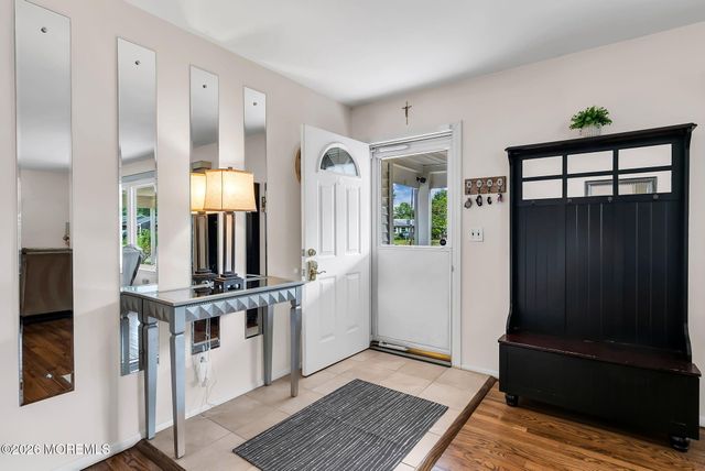 1075 Lucy Lane, Toms River, NJ 08753