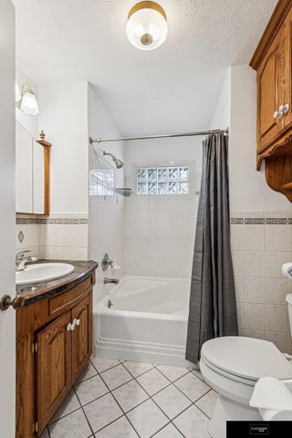 3922 N 52nd Street, Omaha, NE 68104