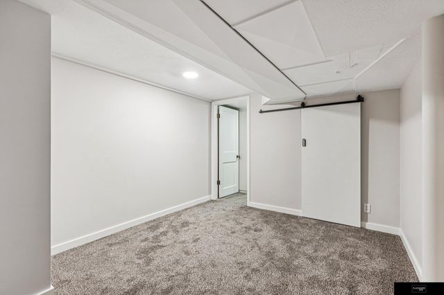 3922 N 52nd Street, Omaha, NE 68104